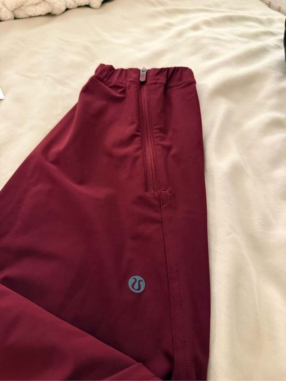lululemon Adapted State HR Jogger Size 8 short Maroon NWT - Picture 5 of 8